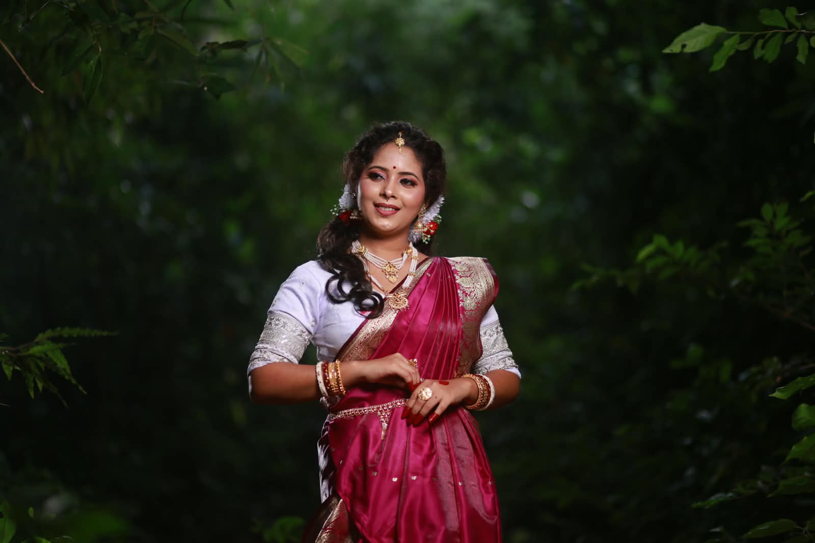 Pre-wedding shoot makeup in outdoor light